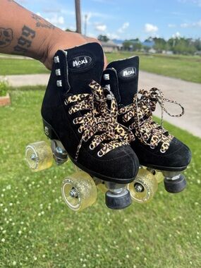 Moxi Black Suede Roller Skates Size 3 w/Accent Panther